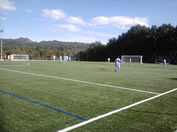 Foto LEIRO SALTANDO CAMPO LOÑOA 07.10.12