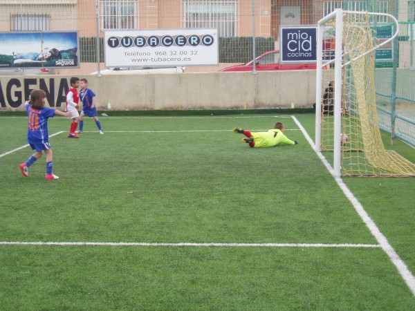 Foto COMO SE TIRABA EL PORTERO QUE BUENO