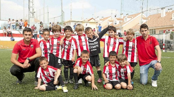 Foto CAMPEONES DEL GRUPO 2 CHUPETAS