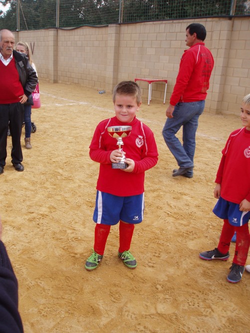 Foto JAVI LEVANTANDO LA COPA