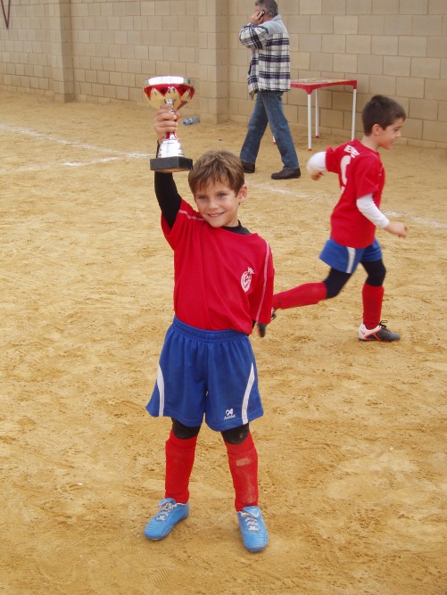 Foto JUAN PEDRO LEVANTANDO LA COPA