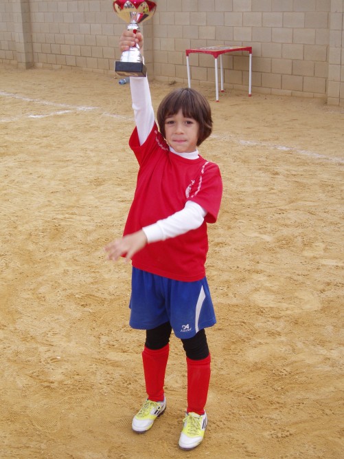 Foto MI DANIEL LEVANTANDO LA COPA