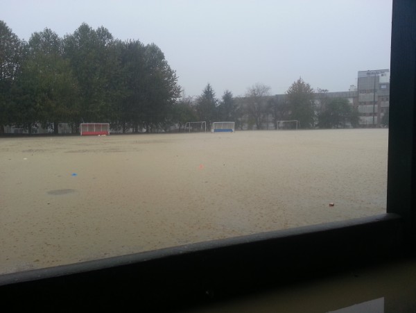 Foto Partido pasado por agua