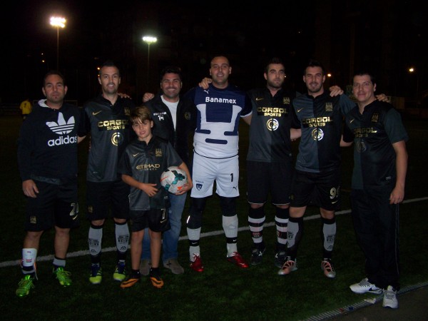 Foto Mariano esa sudadera no es oficial del equipo