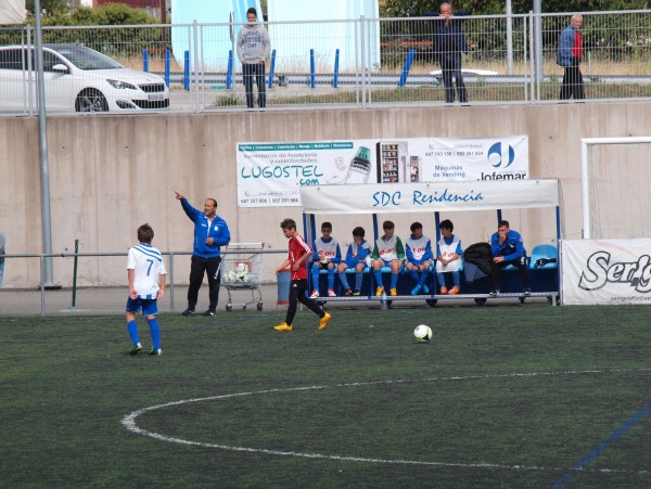 Foto Más ordenados en el banquillo que en