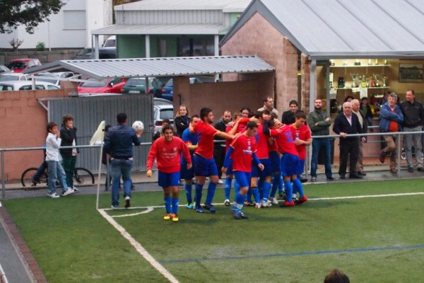 Foto cuarto gol  Umia - Campañ&s