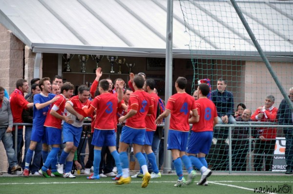 Foto 4º gol obra de Maki no día