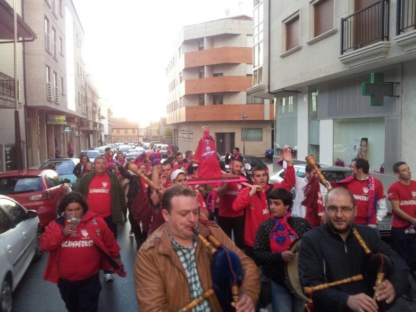 Foto Pasacalle celebrando o ascenso por Barrantes